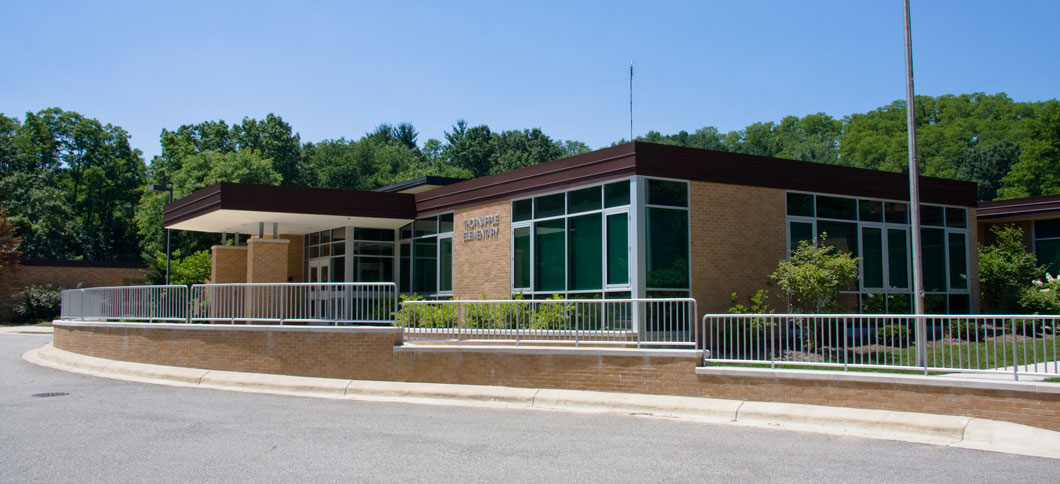 Front entrance of Thornapple Elementary