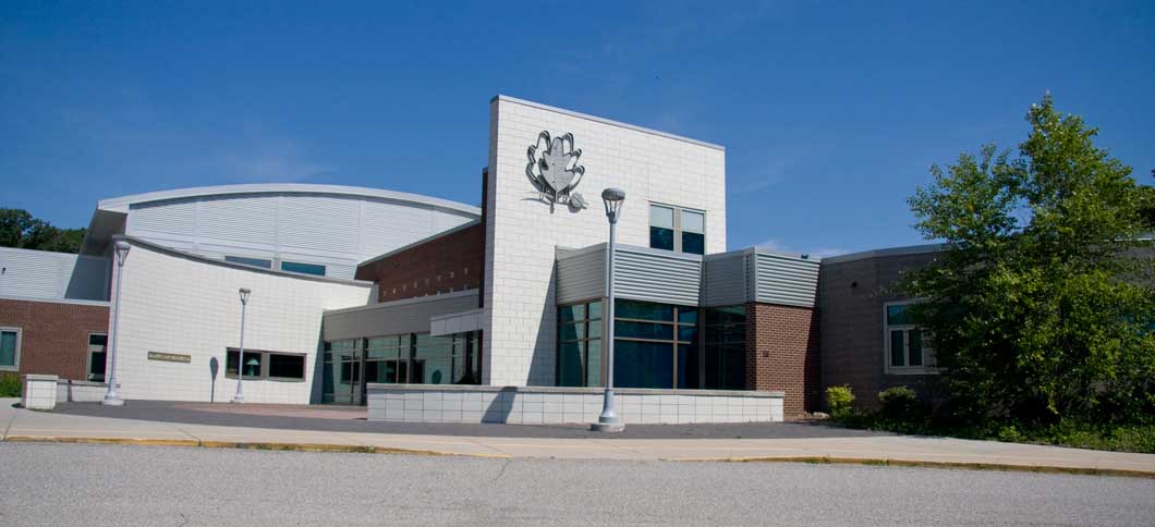 Front entrance of Knapp Forest Elementary