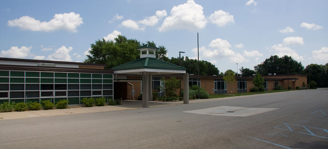 Front entrance of Orchard View Elementary