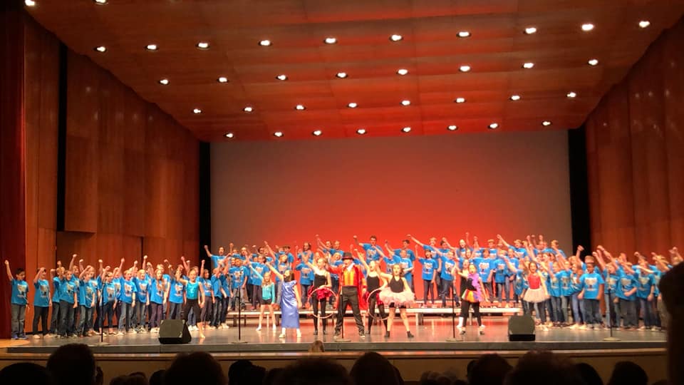 elementary music stage performance
